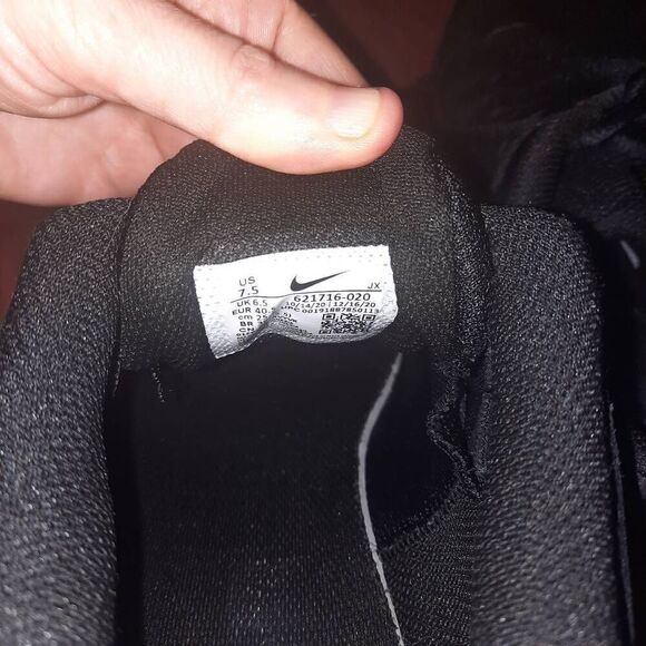 Mens Nike Shoes - Picture 5 of 6